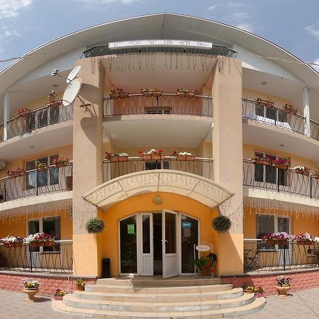 Galant Hotel Boryspilʼ Extérieur photo