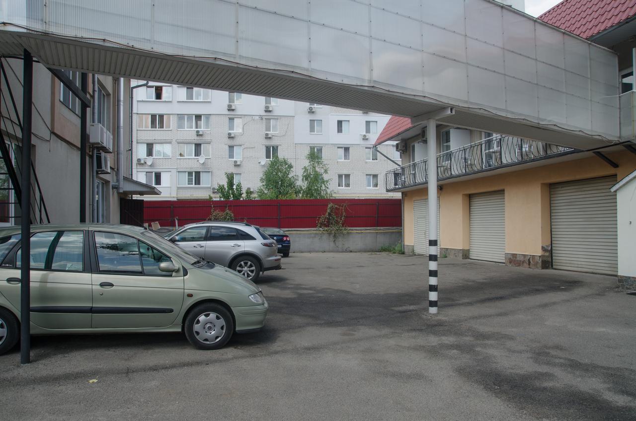 Galant Hotel Boryspilʼ Extérieur photo